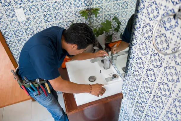 Bathroom Emergencies - Emergency bathroom maintenance and repairs